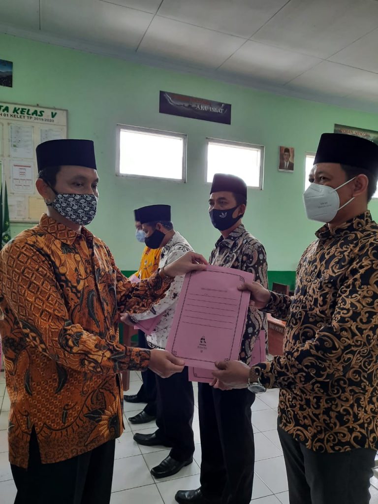 Pelantikan dan Pengambilan Sumpah Jabatan Kepala Sekolah di bawah Naungan Yayasan Nurussalam Kelet – Jepara.